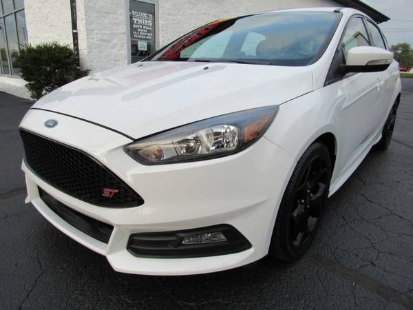 2017 Ford Focus ST Hatch - cars & trucks - by dealer - vehicle... for sale in Rockford, IL – photo 3