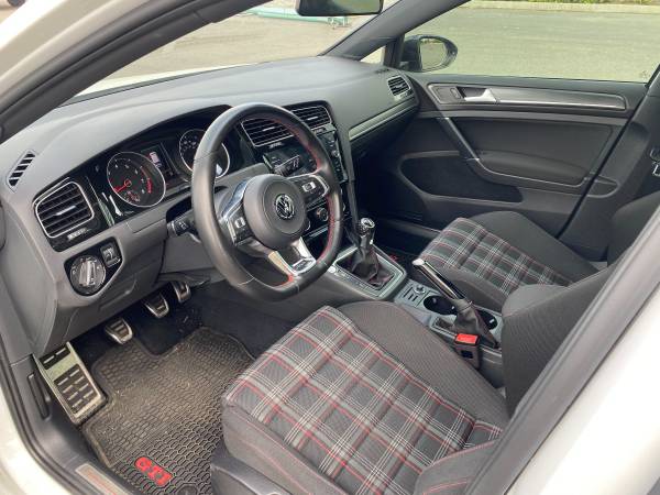 2018 Volkswagen GTI SE, 6 Speed Manual, Sunroof, Heated Seats, 19K! for sale in Milton, WA – photo 10