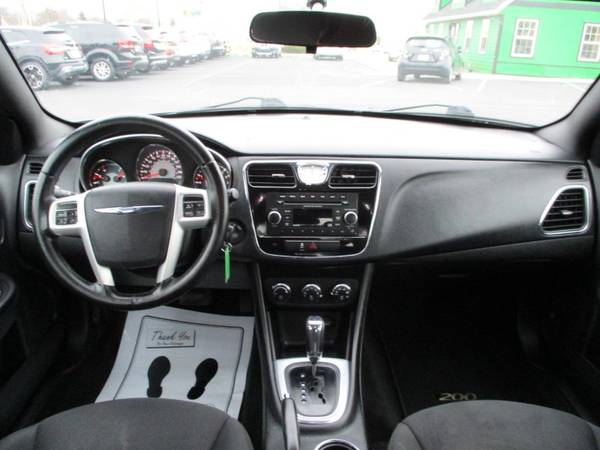 2013 Chrysler 200 Touring - - by dealer - vehicle for sale in Fort Wayne, IN – photo 10
