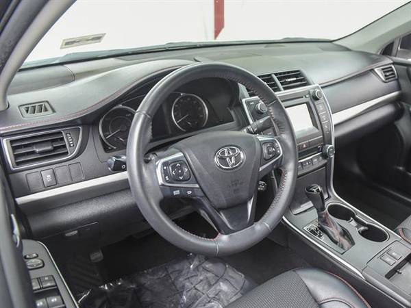 2017 Toyota Camry Hybrid SE Sedan 4D sedan White - FINANCE ONLINE for sale in Atlanta, CA – photo 2