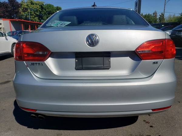 2014 Volkswagen Jetta ((Auto, Clean, 63k)) - cars & trucks - by... for sale in Roseburg, OR – photo 5
