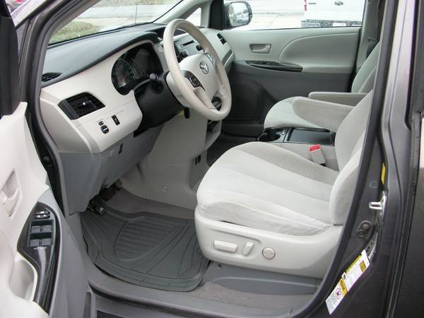 2011 TOYOTA SIENNA - cars & trucks - by dealer - vehicle automotive... for sale in Columbia, MO – photo 6