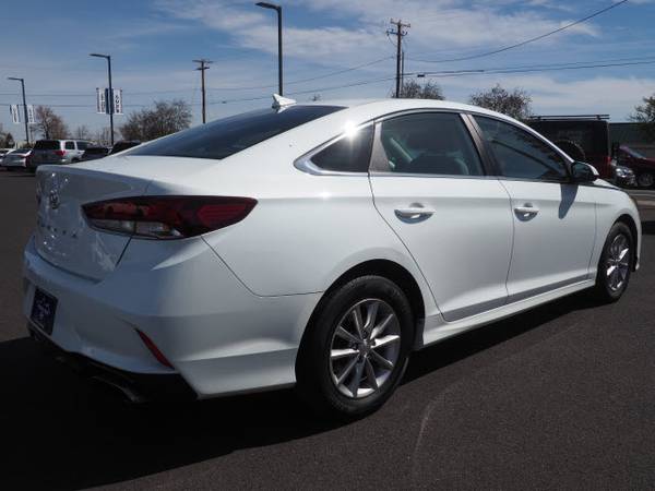 2018 Hyundai Sonata SE - - by dealer - vehicle for sale in Bend, OR – photo 4