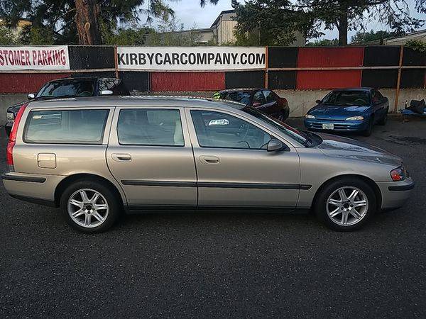 2004 Volvo V70 2.4 Wagon LEATHER! MOON! LOADED! IMMACULATE! CALL/TE for sale in Portland, OR – photo 3