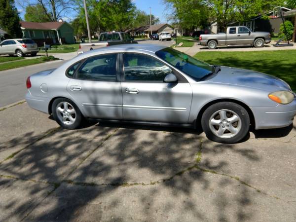 2001 Ford Taurus for sale in Fortville, IN – photo 2