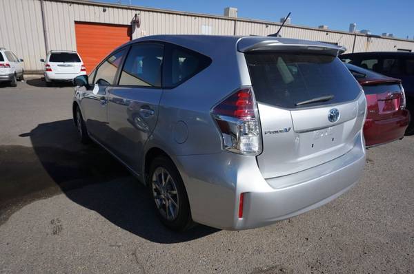 2017 Toyota Prius Four Prius V Station Wagon tons of room for sale in Boulder, CO – photo 6