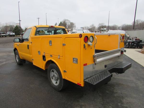 2006 Ford F-250 4x2 Reg Cab Service Utility Truck for sale in ST Cloud, MN – photo 3