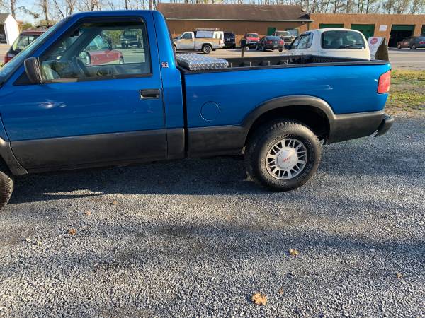 2000 GMC Sonoma Pick Up (4 WD) Manual (99K) Tow Pack - cars & trucks... for sale in Bunker Hill, WV – photo 9