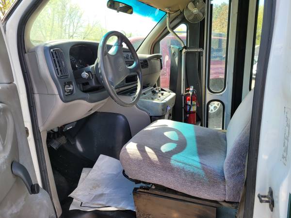 2000 Chevy g3500 bus with working wheelchair lift for sale in Ham Lake, MN – photo 10