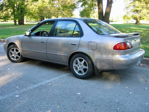 2001 Toyota Corolla LE - cars & trucks - by owner - vehicle... for sale in Chicago, IL – photo 3