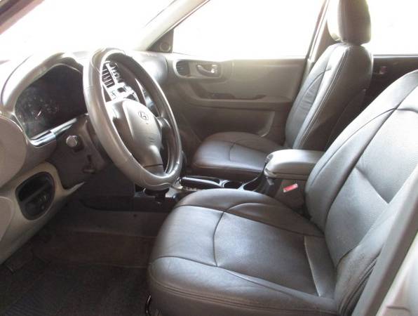 2004 Hyundai Sante Fe Leather - - by dealer for sale in Palm Harbor, FL – photo 4