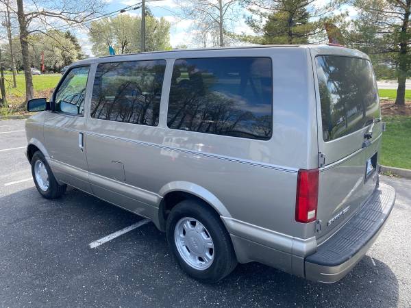 2003 Astro AWD 8pass van for sale in Fishers, IN – photo 9