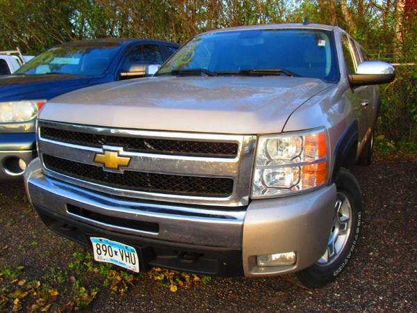 2009 Chevrolet Silverado 1500 LT Ext. Cab Short Bed 4WD for sale in Lino Lakes, MN – photo 2