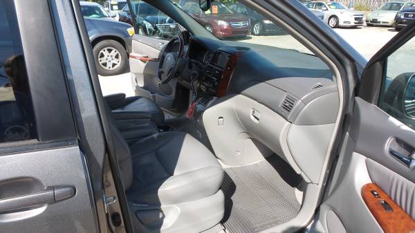 2004 Toyota Sienna XLE Limited 7 Passenger - cars & trucks - by... for sale in Upper Marlboro, District Of Columbia – photo 20