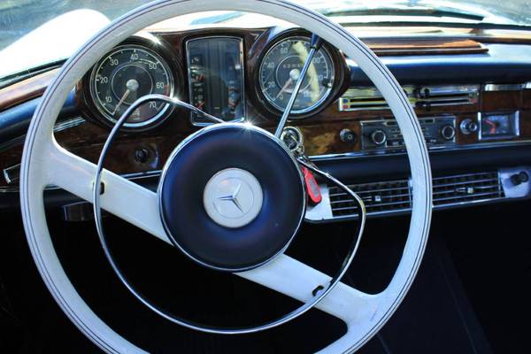 Lot 136 - 1966 Mercedes 250 SE Cabriolet Lucky Collector Car Auction for sale in Hudson, FL – photo 20