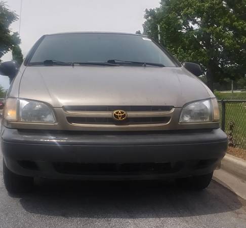 Toyota Sienna Great miles, Tow hitch, Ready to go for sale in Lexington, GA – photo 4