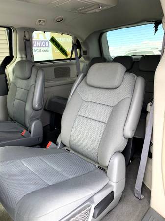 2010 Chrysler Town & Country 4dr Wgn Touring - - by for sale in Chesaning, MI – photo 10