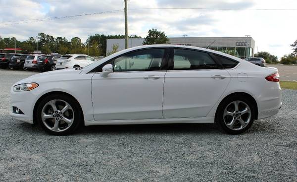 2013 Ford Fusion 4dr Sdn SE FWD with Front row center console w/fixed for sale in Wilmington, NC – photo 4