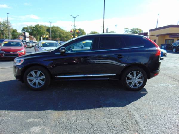 2016 Volvo XC60 T6 - cars & trucks - by dealer - vehicle automotive... for sale in Highland, IL – photo 2