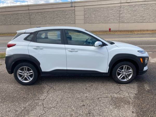 2018 Hyundai Kona SE AWD - Only 18k Miles! - cars & trucks - by... for sale in Newport, MN – photo 4