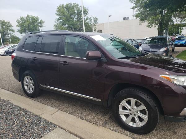2012 Toyota Highlander SE - cars & trucks - by owner - vehicle... for sale in Prior Lake, MN – photo 4