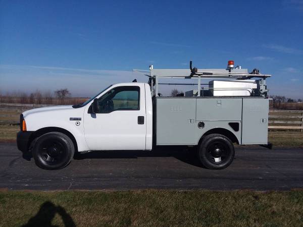 37k Miles 2006 Ford F350 XL Super Duty Utility Service Work Truck -... for sale in Gilberts, KY – photo 2