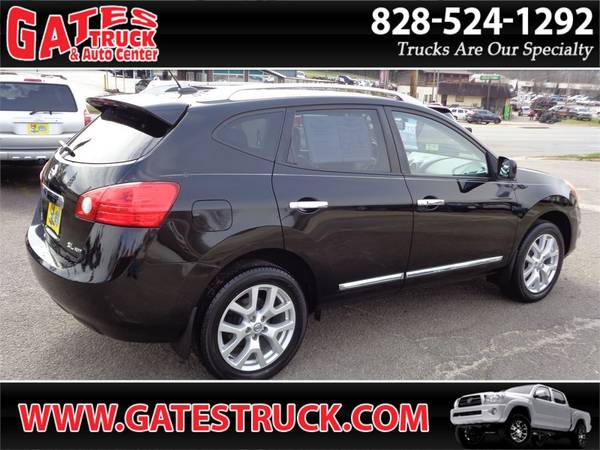 2011 Nissan Rogue SL AWD LOADED Black - - by dealer for sale in Franklin, NC – photo 4