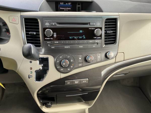 2011 Toyota Sienna ONE OWNER SUPER CLEAN 8 PASSENGER SEATING for sale in Lima, OH – photo 4