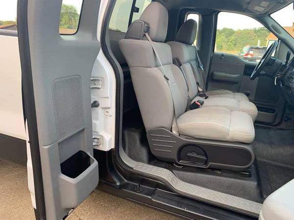 2006 Ford F-150 XL Regular Cab - 8 FT bed - 81,000 miles for sale in Uniontown , OH – photo 6