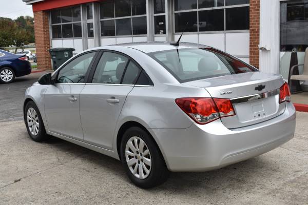 2011 CHEVROLET CRUZE 1.8L 4CYL ***GREAT LITTLE GAS SAVER*** - cars &... for sale in Greensboro, NC – photo 3