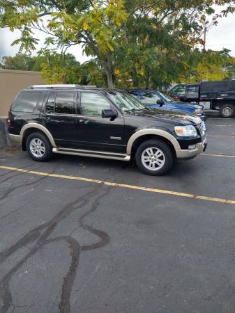 2008 Ford explorer XLT - cars & trucks - by owner - vehicle... for sale in Providence, RI – photo 3