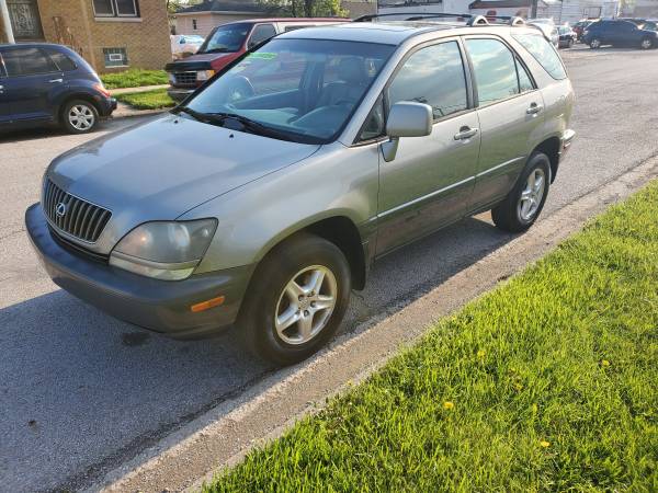 2001 Lexus Rx300 4X4 No RUST SUPER CLEAN - - by for sale in Gary, IL – photo 2