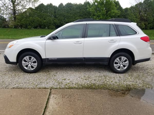 2014 Subaru Outback Wagon 2 5 ONE OWNER CLEAN 6 SPEED! - cars & for sale in Canton, OH – photo 2