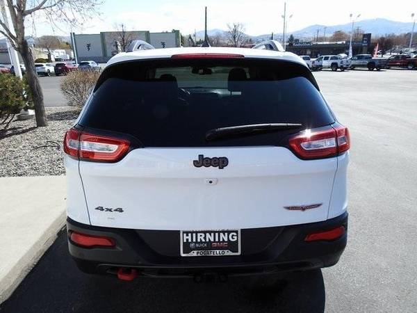 2018 Jeep Cherokee Trailhawk suv Bright White Clearcoat - cars & for sale in Pocatello, ID – photo 24