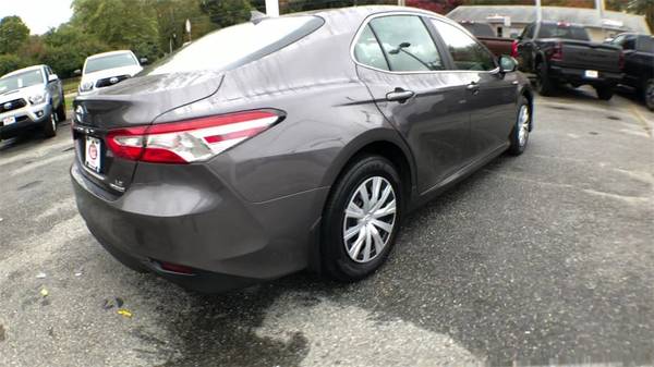 2019 Toyota Camry Hybrid LE sedan for sale in Dudley, MA – photo 8