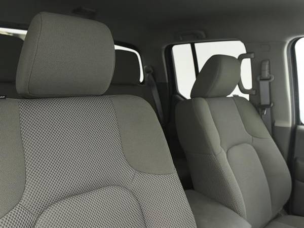 2018 Nissan Frontier Crew Cab SV Pickup 4D 5 ft pickup Blue - FINANCE for sale in Lexington, KY – photo 5