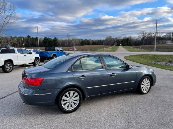 2009 Hyundai Sonata - - by dealer - vehicle automotive for sale in Suamico, WI – photo 4