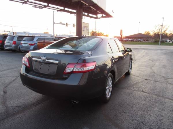 2011 Toyota Camry XLE - cars & trucks - by dealer - vehicle... for sale in Rockford, IL – photo 8