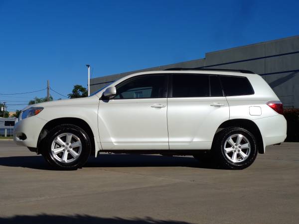 2010 Toyota Highlander, No Accident, Low Mileage Gas Saver Nice 1! for sale in Dallas, TX – photo 5