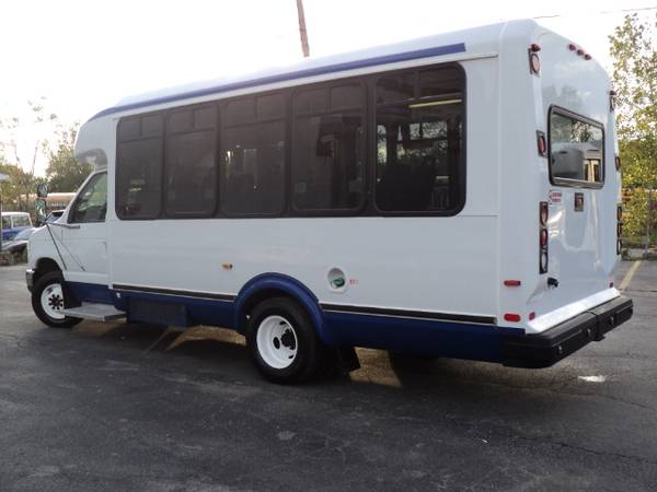 2010 FORD E450 SHUTTLE BUS HANDICAP ACCESSIBLE WHEELCHAIR LIFT for sale in skokie, IN – photo 3