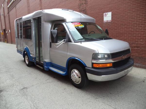 2007 Chevrolet 3500 Handicap Wheelchair Assesessable Mini Bus 85k -... for sale in Chicago, IL – photo 7