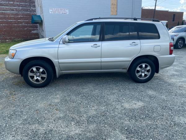2005 Toyota Highlander - - by dealer - vehicle for sale in Gibsonville, NC