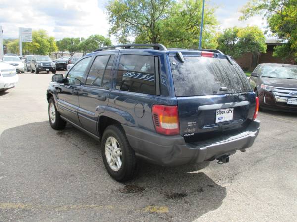 2003 Jeep Grand Cherokee Laredo 4WD - cars & trucks - by dealer -... for sale in Sioux City, IA – photo 3