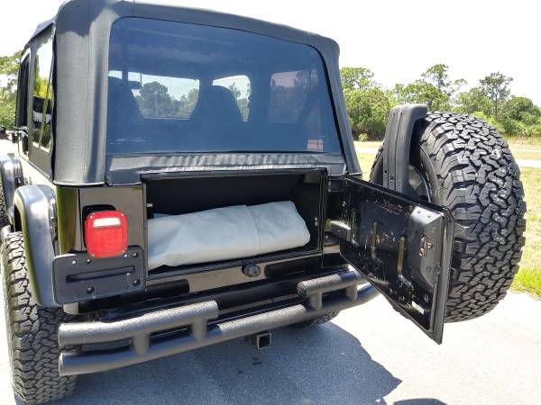 Super Clean Sharp 1999 Black Jeep Wrangler 4X4 - - by for sale in Hudson, FL – photo 5