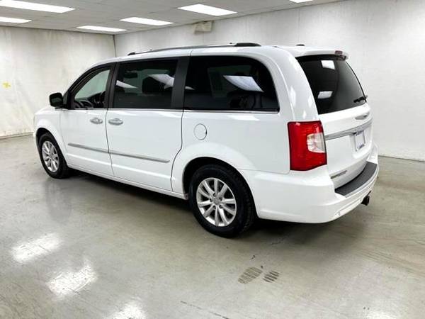 2015 Chrysler Town & Country Limited - - by dealer for sale in Other, OH – photo 3