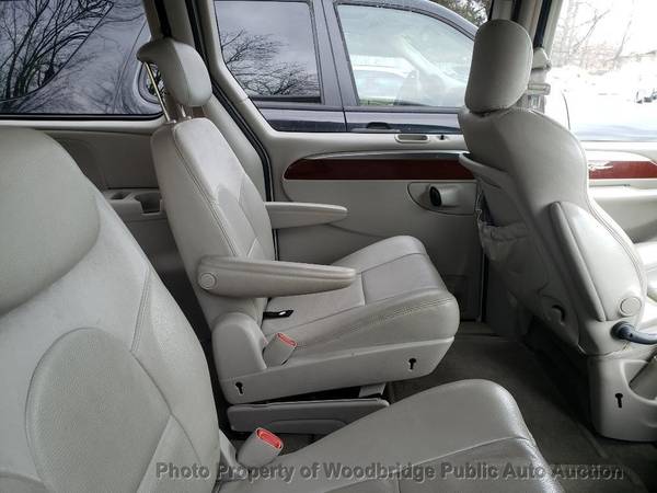 2005 *Chrysler* *Town & Country* *4dr LWB Limited FWD - cars &... for sale in Woodbridge, District Of Columbia – photo 5