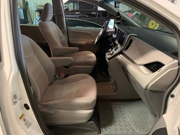 2017 Toyota Sienna L FWD 7-Passenger (Natl) for sale in Tulsa, OK – photo 5