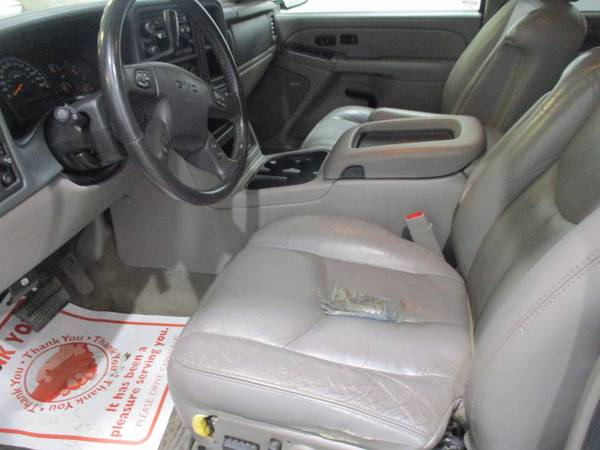 2005 GMC Yukon XL SLT 4WD 8 passenger SUV for sale in Wadena, ND – photo 7