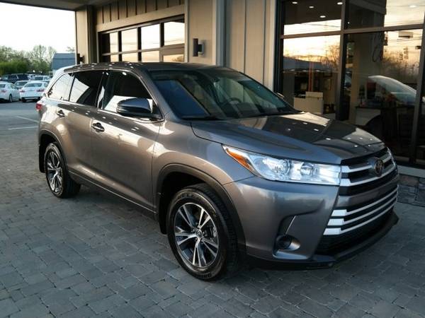2018 Toyota Highlander LE with for sale in Murfreesboro, TN – photo 7
