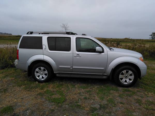 2005 Nissan Pathfinder LE Premium - cars & trucks - by owner -... for sale in Orange, CT – photo 3